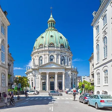 Bright In Prime Apartment